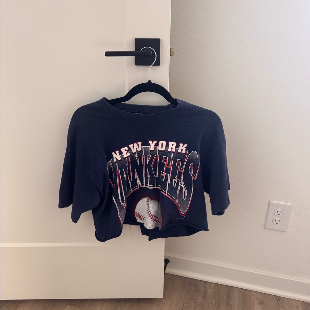 NEW YORK YANKEES CROP TEE
